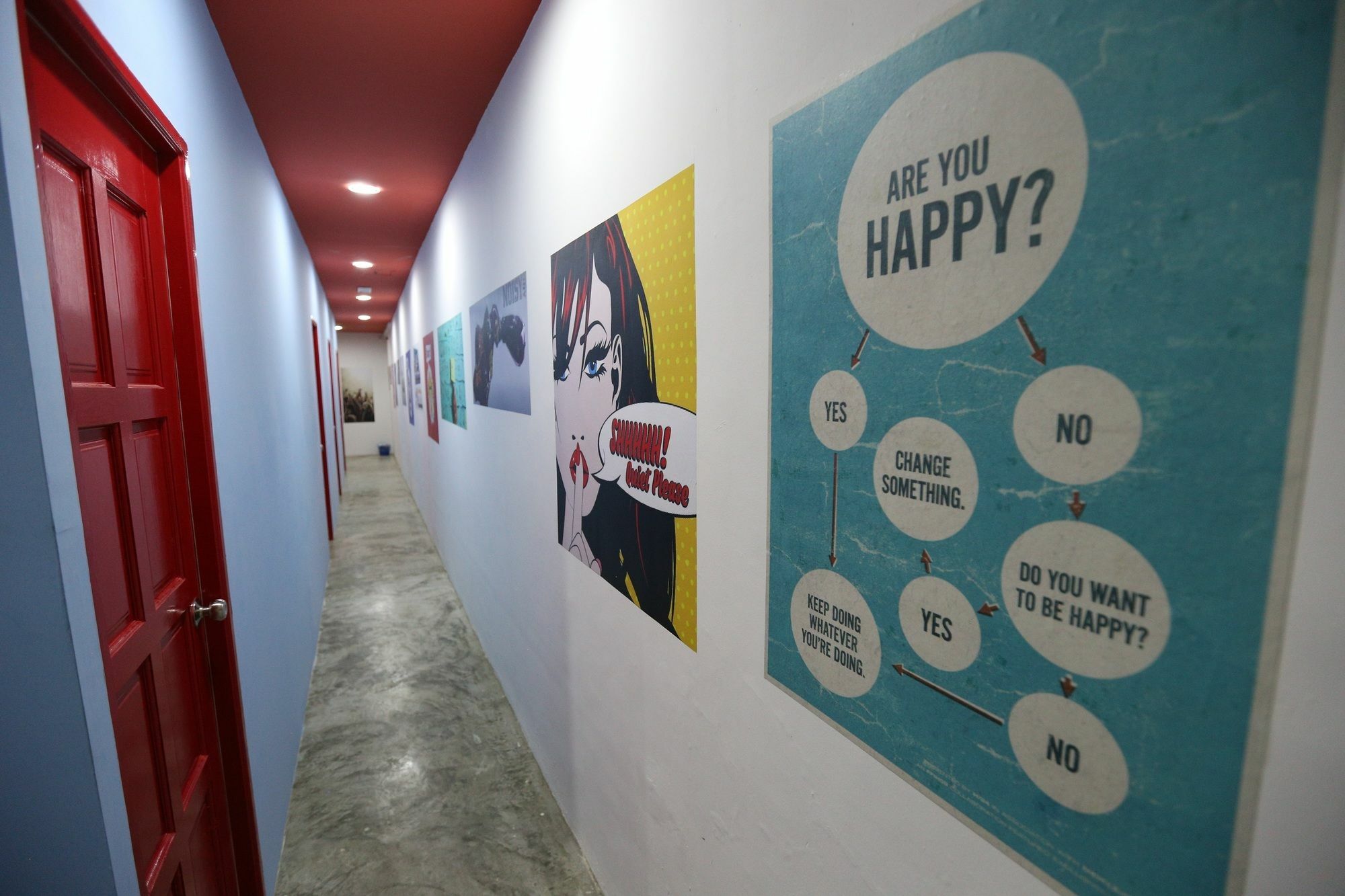 Noisy Room Kuching Bagian luar foto
